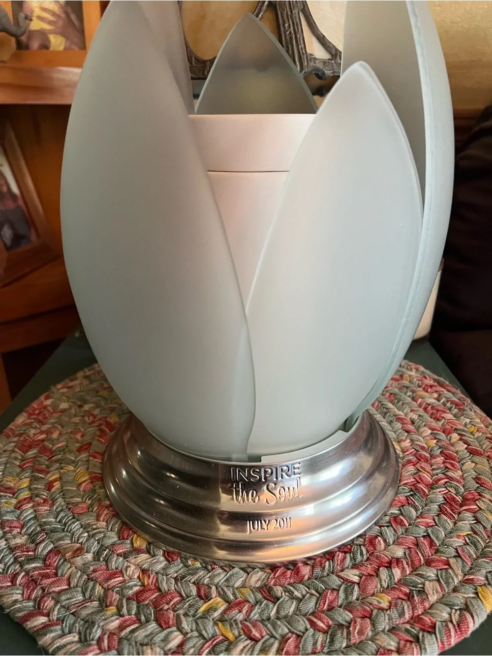 Scentsy Cream Tulip Ceramic Lantern with Silver Base